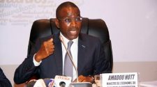 Le Sénégal signe avec la KFW deux conventions portant sur les énergies renouvelables et les PME pour un montant de 28 milliards de francs CFA